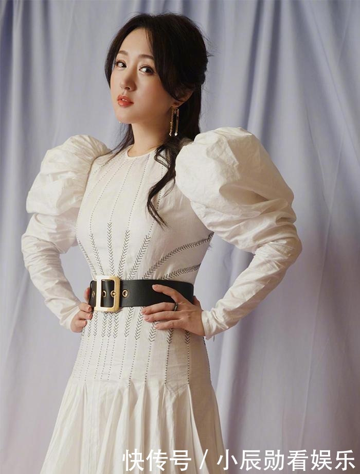 赘肉|天生“衣架子”的女生，身材一般有这4个特征，中一个就是身材好