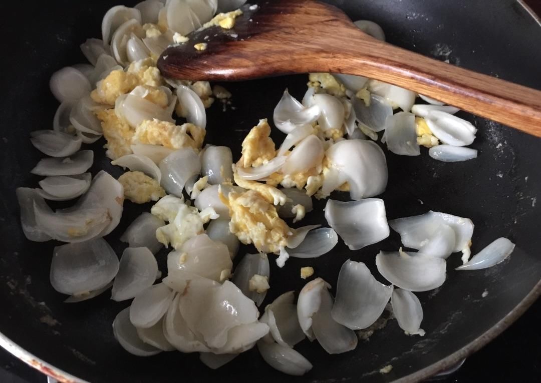 百合|失眠最怕这道菜,每天炒一盘,简单易学,养心安神,一觉睡到大天亮