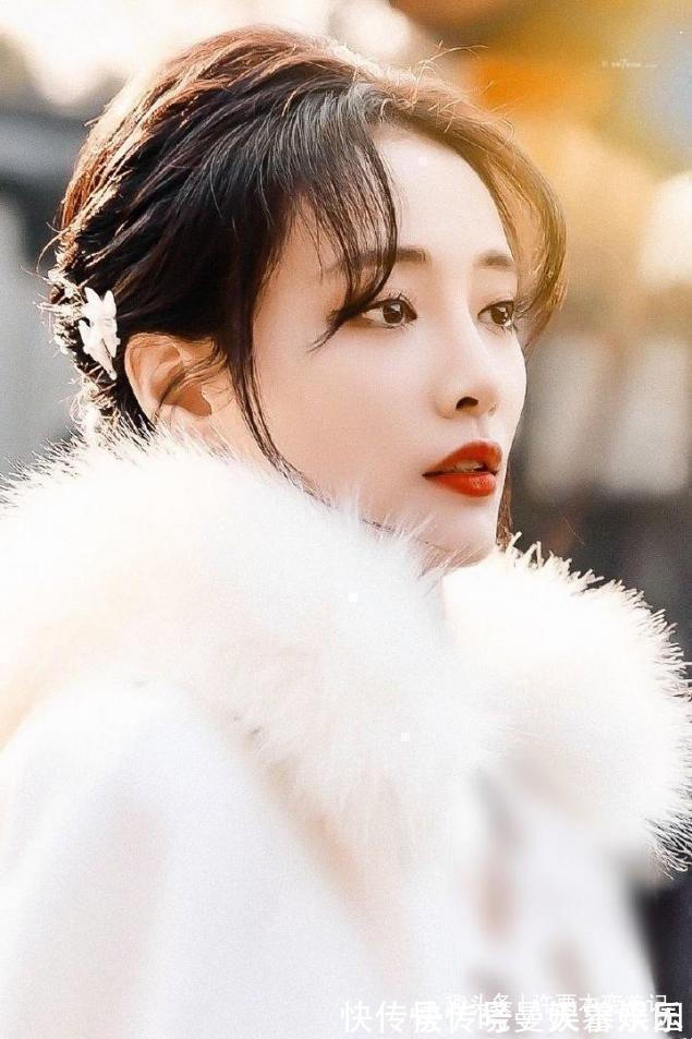 珊瑚色 女人涂口红时,要改掉这3个“坏习惯”,不然再贵口红都掉色沾杯