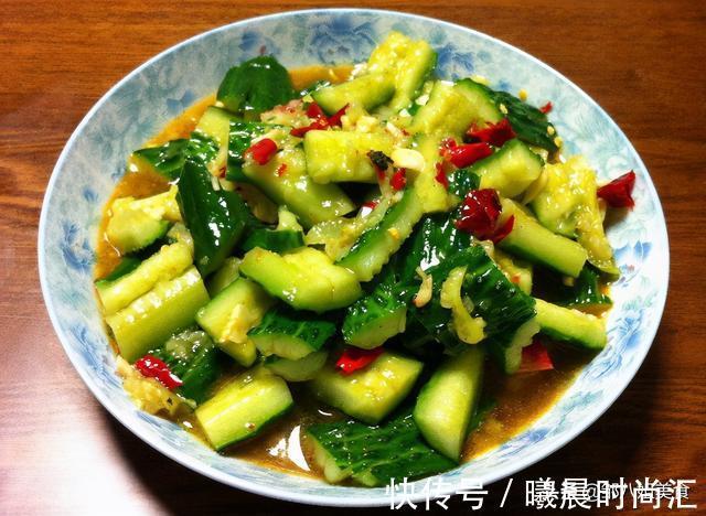 腌黄瓜|凉拌黄瓜这么做,脆嫩爽口,味道好,比老做法好吃,分享做法