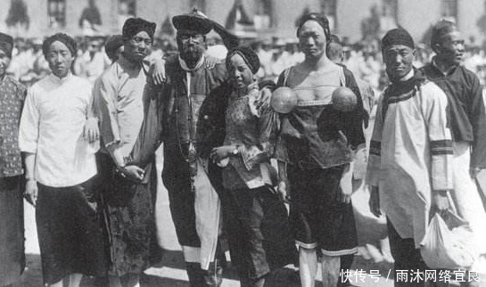 张佩蘅|她是袁世凯养女,婚后接连生4女,为续香火,主动帮丈夫纳5妾