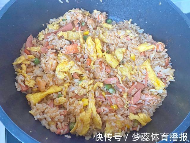 黄豆酱|好吃的炒饭有着不可告人的做法，五分钟就能炒出粒粒分明的蛋炒饭