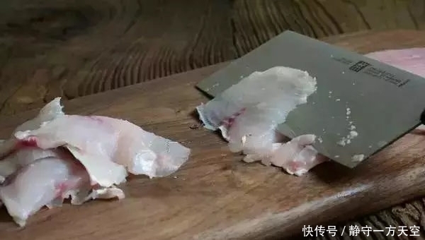 鲜嫩|水煮鱼的做法,又香又辣,肉质鲜嫩!