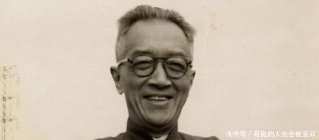 用骨气撑起文人脊梁!不苟且的胡适,晚年曾落魄,却终致远方!