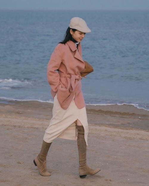 搭配 大衣应该怎么搭配，时尚博主演绎大衣的高级穿法，快快学起来