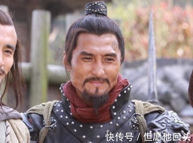 虞侯陆谦#梁山泊上高俅明明被抓住,林冲不敢杀高俅!只因他背后站着的人