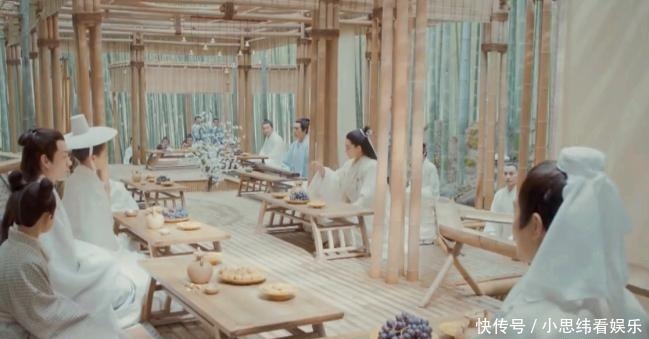 玩沙|小孩玩沙时自言自语:少水沙即现,一会又说出下联,其父拍手称赞