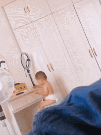 |搞笑GIF:冬天静电有多可怕