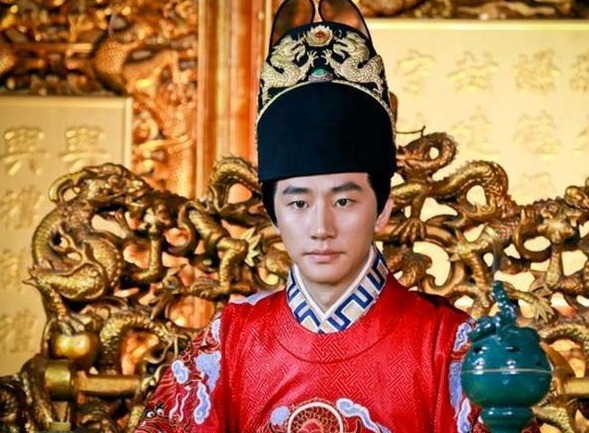 朱祁钰|朱祁钰临危受命，力挽狂澜却评价不高，一步错毁名声