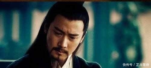 这水潭的水收不完,考古专家一考察,原来水下葬着的是诸葛亮哥哥