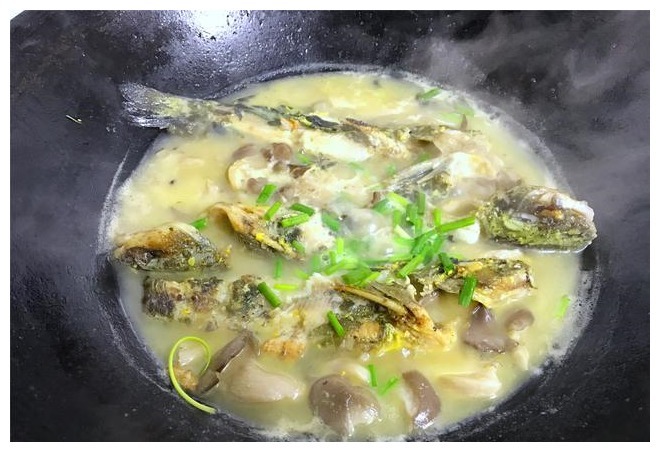 晚餐的这鱼汤孩子最爱,三天二头就要吃,每次汤都喝精光