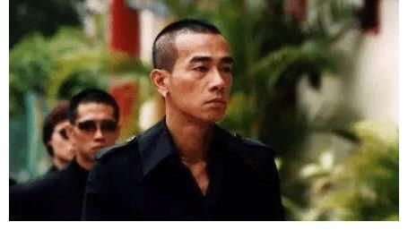 岳父|有一次，陳小春和應采兒吵架，吵到最后陳小春被氣哭了