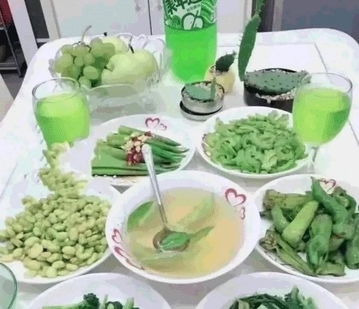 石头|“下河摸鱼捡的石头,至少几斤重”切割后感觉发财了,也不知道值多钱