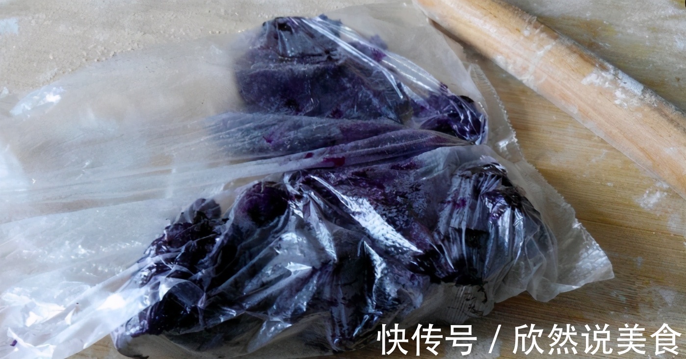 家庭版紫薯豆沙团，制作简单，美味好吃