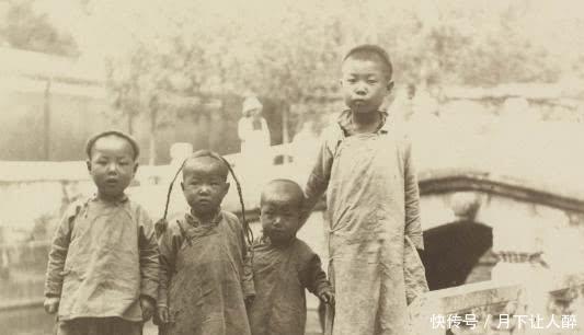 乐部|清朝真实老照片大户人家坐马车，最后一张是乐部的官员！