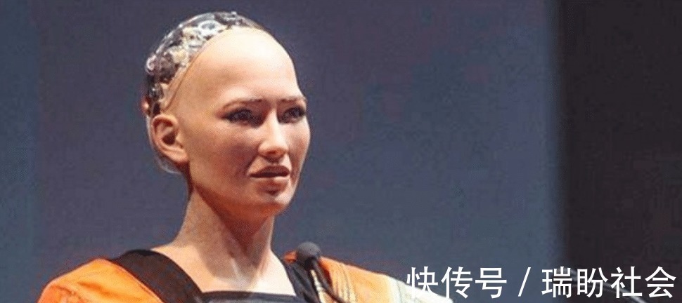 文学作品|当年,扬言要摧毁人类机器人索菲亚,今现状如何已获得公民身份
