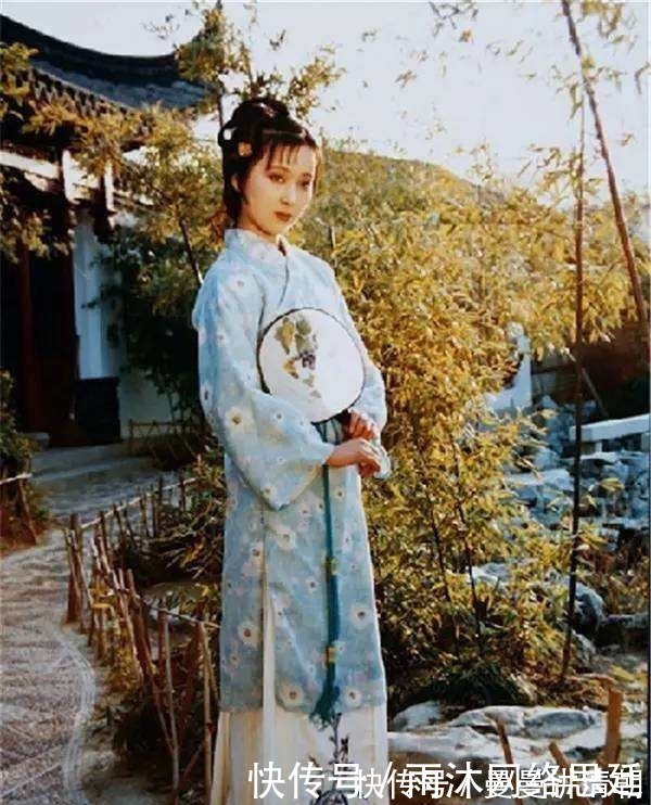 曹雪芹!为何贾母不给林黛玉过生日?王熙凤一番醋话,原因直指薛宝钗