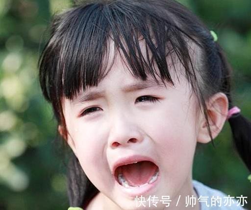 父母|最伤女儿的三句话，甚至会让她惦记半辈子，很多父母看完后背发凉