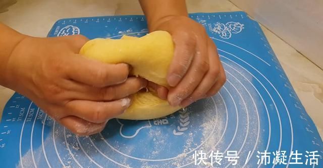 家常|面粉这样做太香了，不用烤不油炸，比吃面包还香，一次8个不够吃