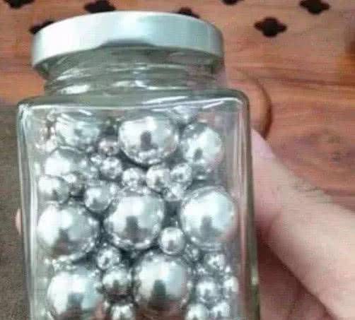 零食|老师很难找到零食,第二个在桌子上,最后一个是最安全的