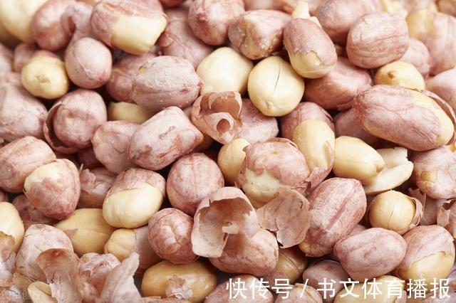 下酒菜|清炒花生米吃起来要酥脆，能掌握这5种技巧，炒出来的花生米好吃
