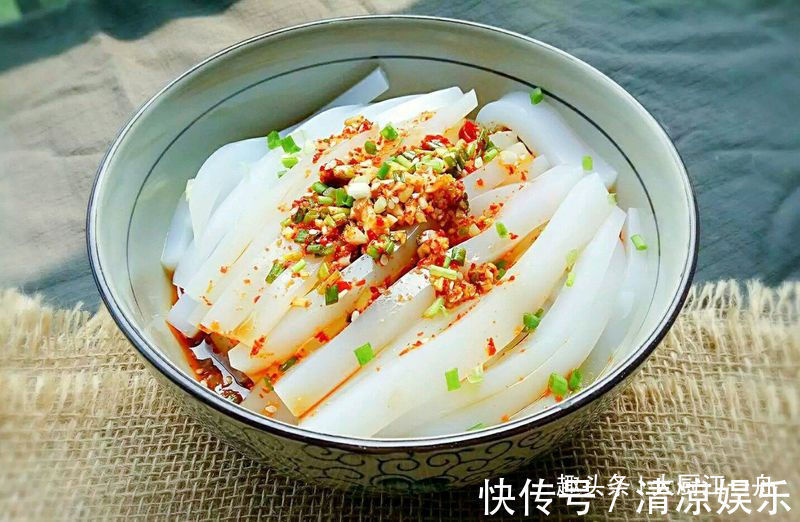 原来凉粉的做法这么简单,只要掌握好比例与做法,新手也能学会