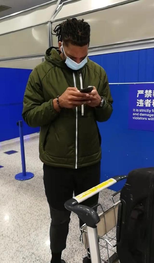 nb正式签约!NBA探花秀抵达中国,有望改变CBA联盟格局