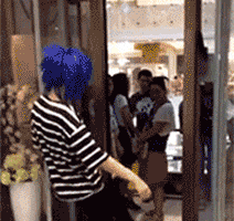 |搞笑GIF趣图:你们成年猫吵架,为啥受伤的总是我!