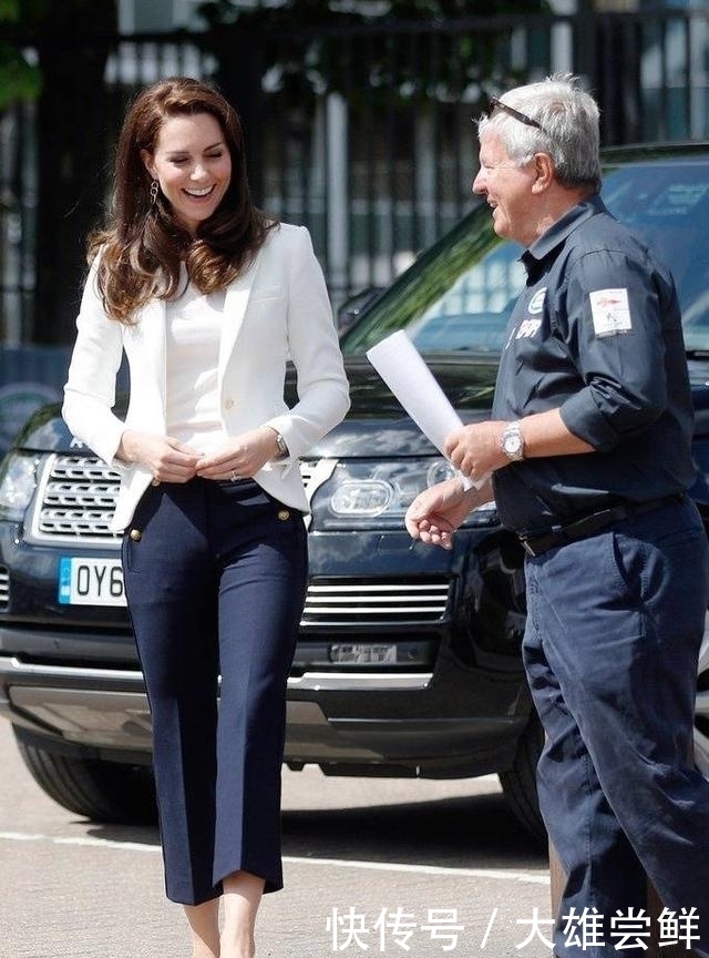 王妃|凯特王妃终于穿阔腿裤,搭配橄榄绿西装气质开挂,换个发型更惊艳