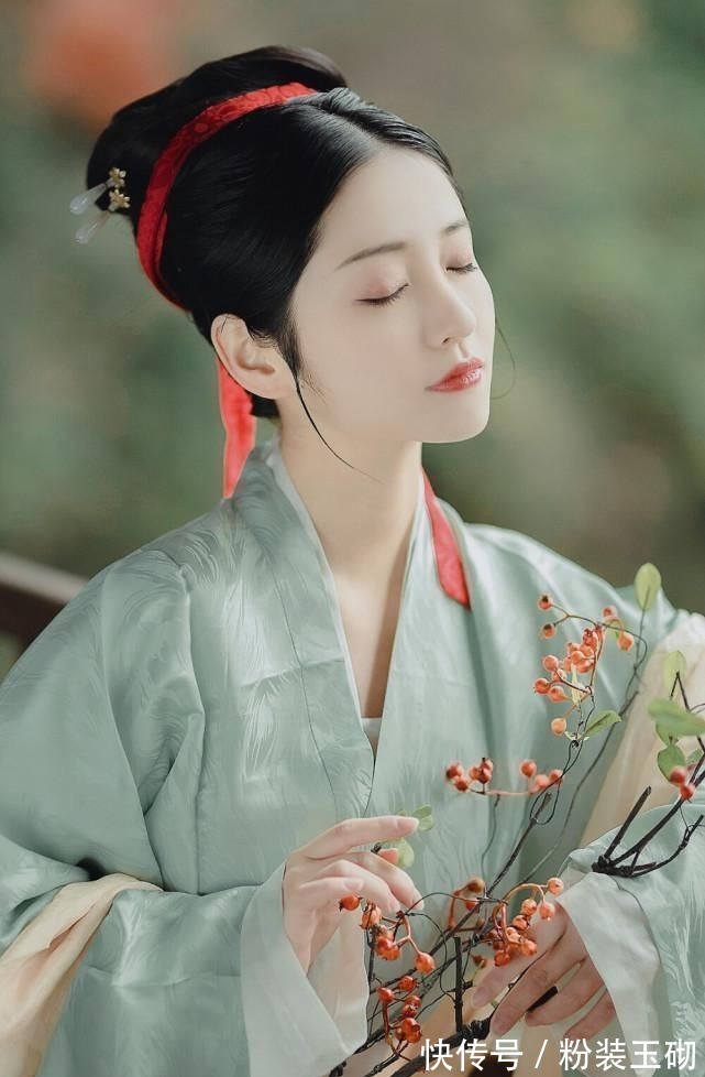 汉服&穿奶奶亲手做的汉服,却被汉服娘喷“山”,汉服圈戾气这么重?