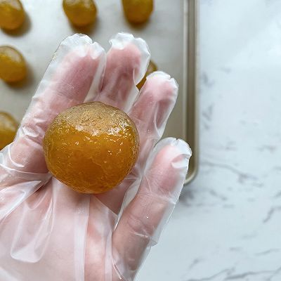 流心月饼|焦糖流心凤梨月饼