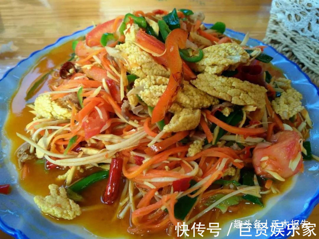 棕包|长树上的“鱼籽”,生熟都能吃,曾是穷人的救命粮,炖鸡是一绝