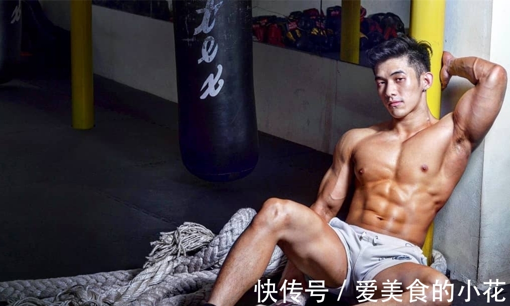 健身房|性感男神：肌肉型男强势来袭，精心雕琢的人鱼线尤其迷人！