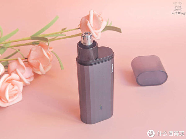 小巧|须眉 打火机式鼻毛修剪器Pro,轻轻的放进鼻子里面修剪,安全又实用