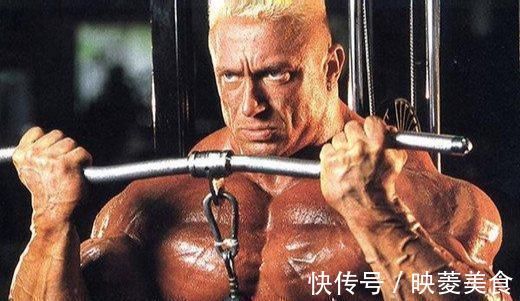 马库斯|有多少人能接受这样的肌肉男巨石强森管他呢,打不过我