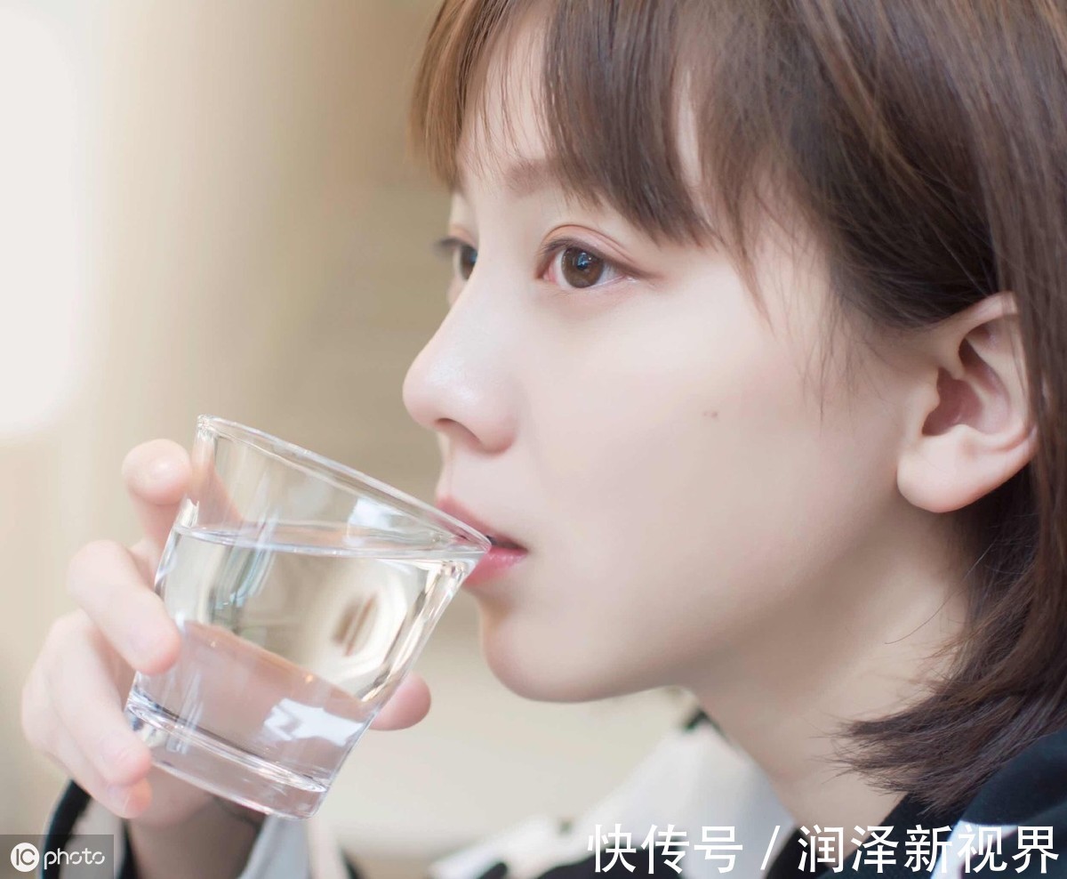 喝水|晨起空腹喝水好处多,但这3点不注意,喝了也是白喝!