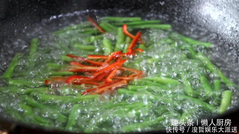 豇豆|豇豆大量上市,别只会炒着吃,教你凉拌的做法,吃着爽脆,口感好