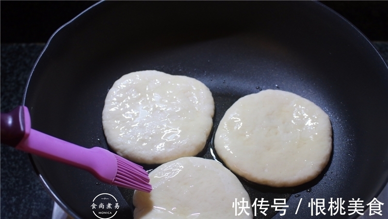 面包|发面饼新做法,低糖又简单,暄软蓬松有嚼劲,比面包还好吃