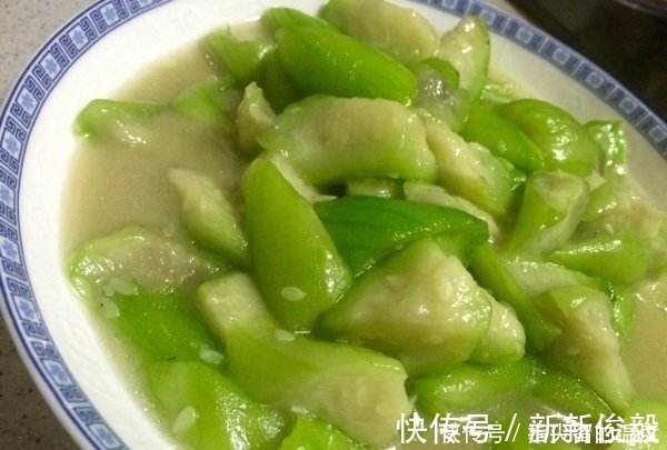 维生素c|入冬后,女性常吃此菜,色斑淡了,小肚子不鼓了,远离黑眼圈困扰