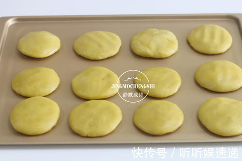 家乡美食黄米面油炸糕，每年过年前都炸一大盆，外酥里嫩吃不够