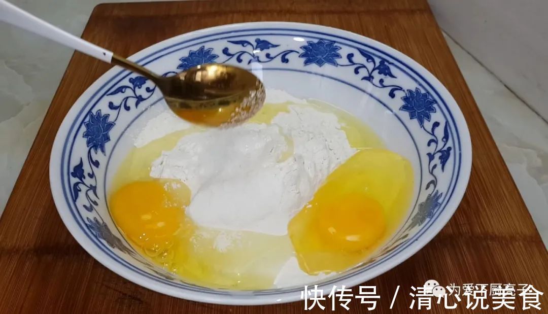 红豆饼又吃新吃法，不蒸不烤不油炸，松软又香甜，孩子爱吃不挑食