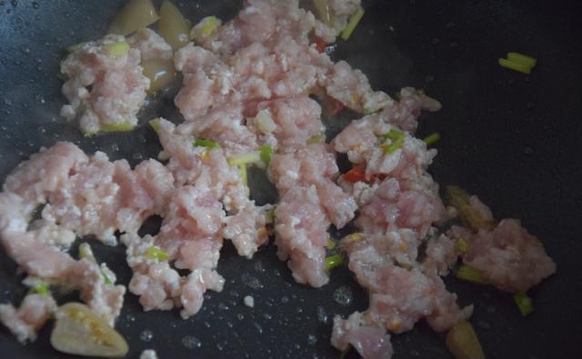 茄子此做法，鲜香解馋，儿子又多吃了一碗饭