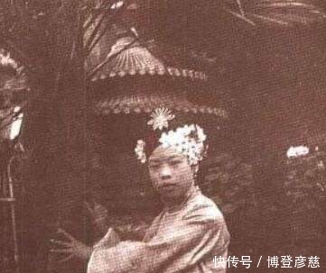 异乡|老照片:末代皇后婉容成“烟鬼”客死异乡,丑女文绣离婚再嫁军官