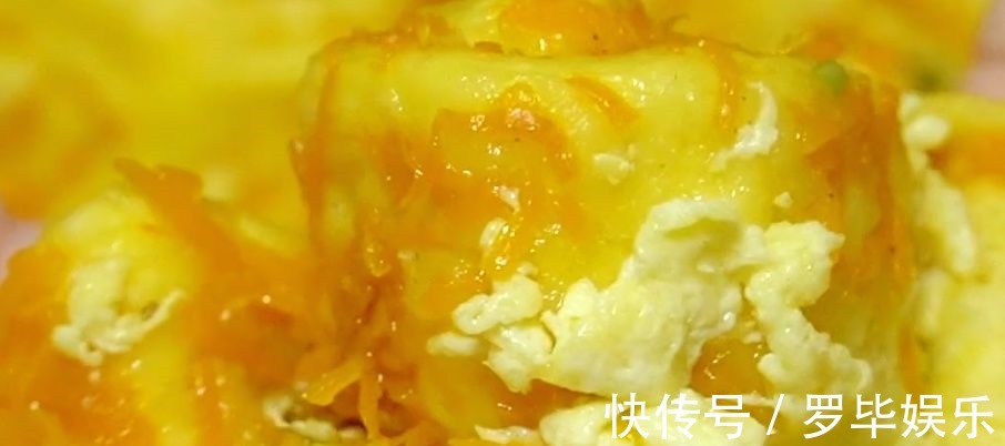 秋天南瓜这样做太好吃,层层裹着馅料,松软又营养,比肉包子还香