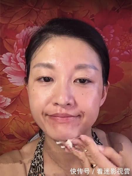 下巴|女子卸妆像是换个人,原来鼻子下巴都是假的,网友:美女秒变大妈!