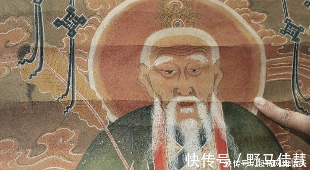 封神@三界中有一大神，三清见了也要跪拜，封神一事他说的算