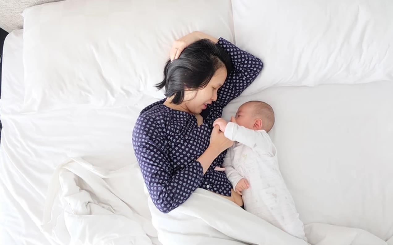 陪伴|跟谁睡就是谁的娃?错过了“黄金期”,父母再努力也徒劳