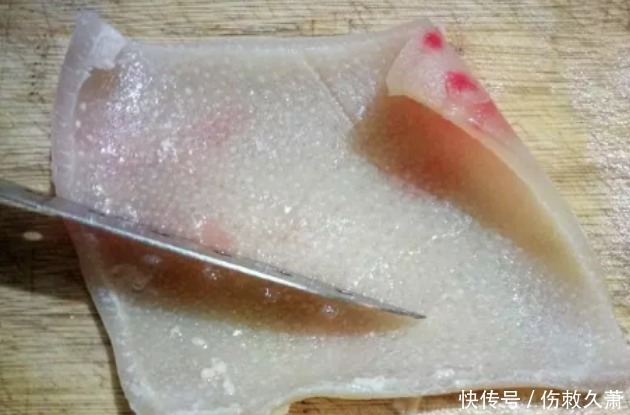 做猪皮冻,前4步是关键,保证晶莹剔透,Q弹爽滑,没腥味