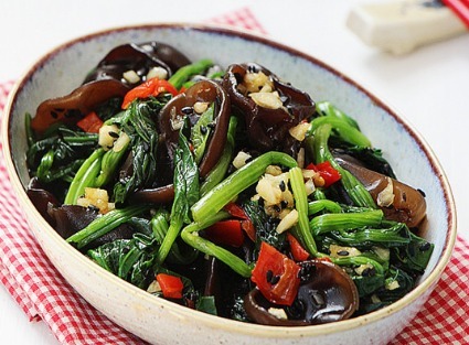 女性|黑木耳和此物一起配，肠胃干净了，血管不堵了，女性常吃皱纹少