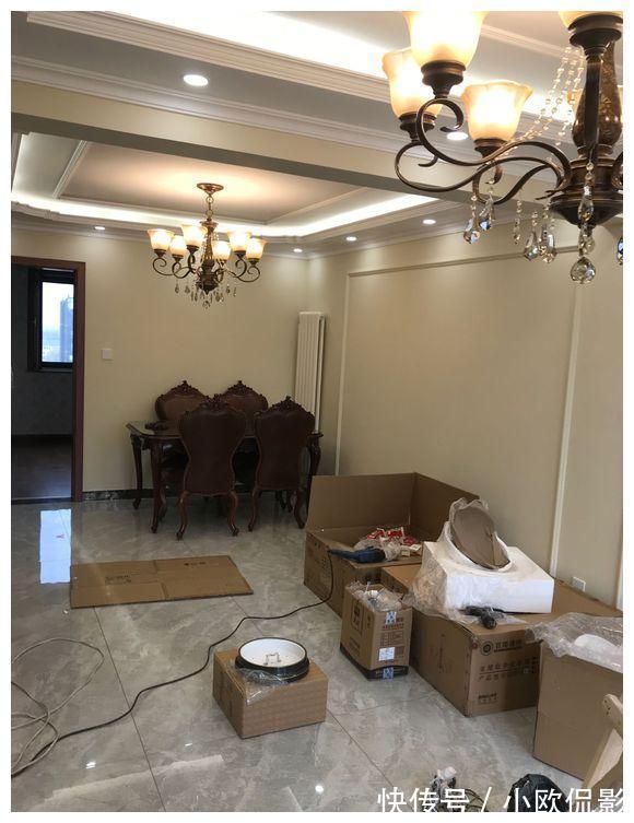 我妈|晒晒亲妈给装修的新房，看了卧室壁纸笑哭了，老妈我太难了！